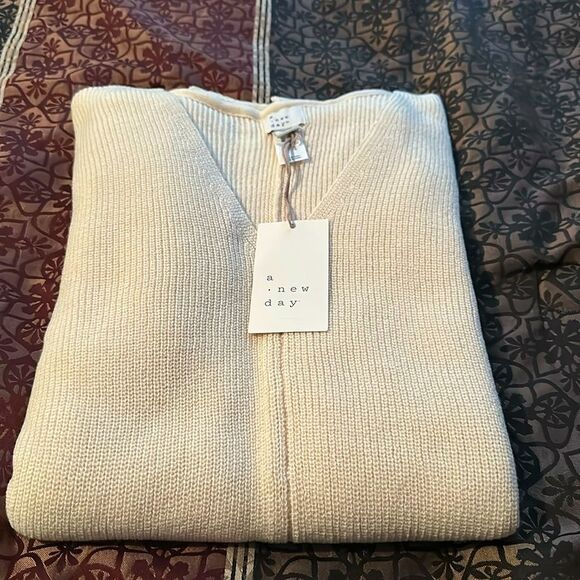 a new day poncho - Picture 1 of 7